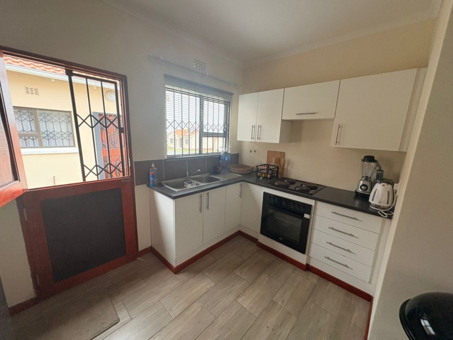 2 Bedroom Property for Sale in Cove Rock Eastern Cape